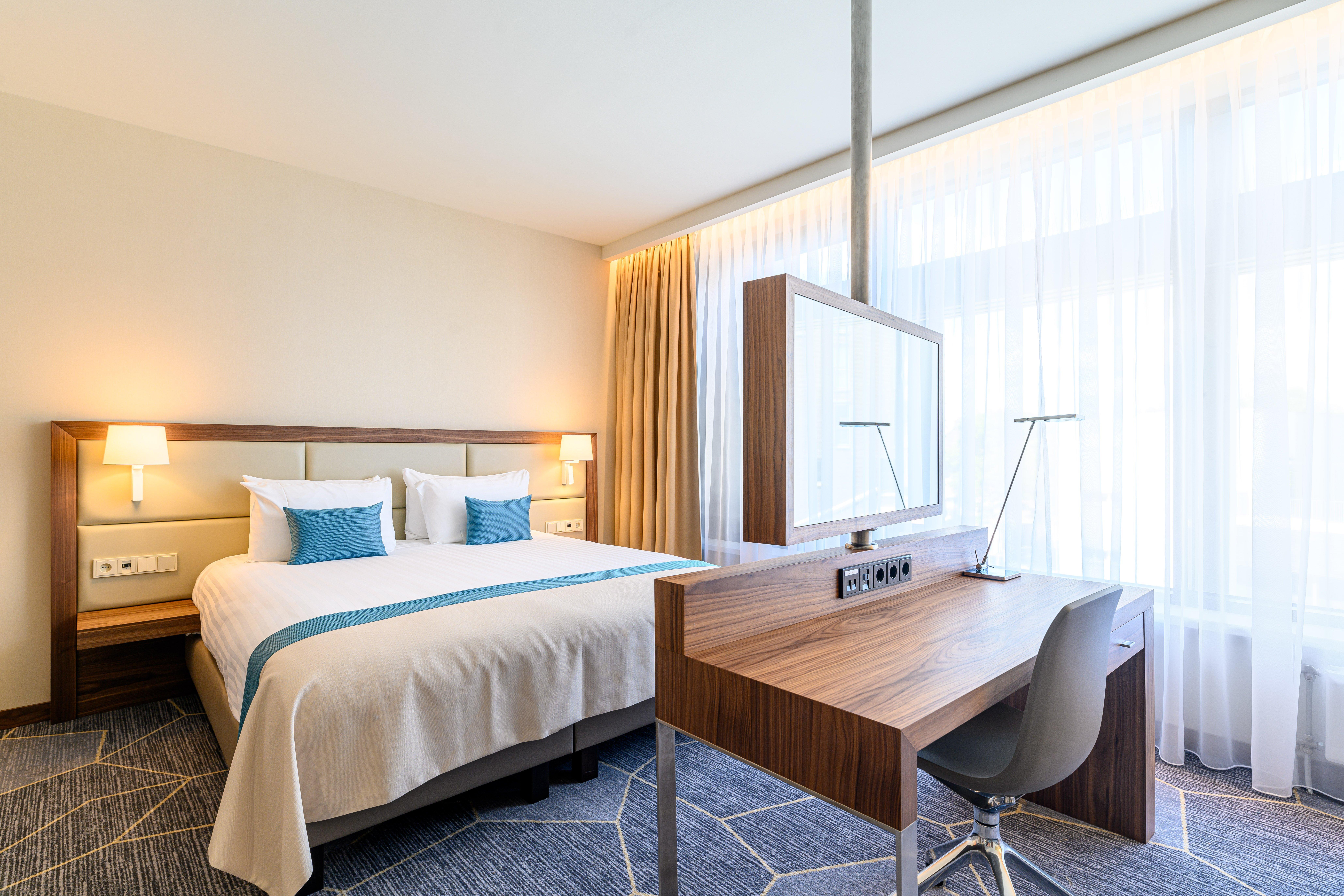 Crowne Plaza Maastricht By Ihg Hotel Екстериор снимка