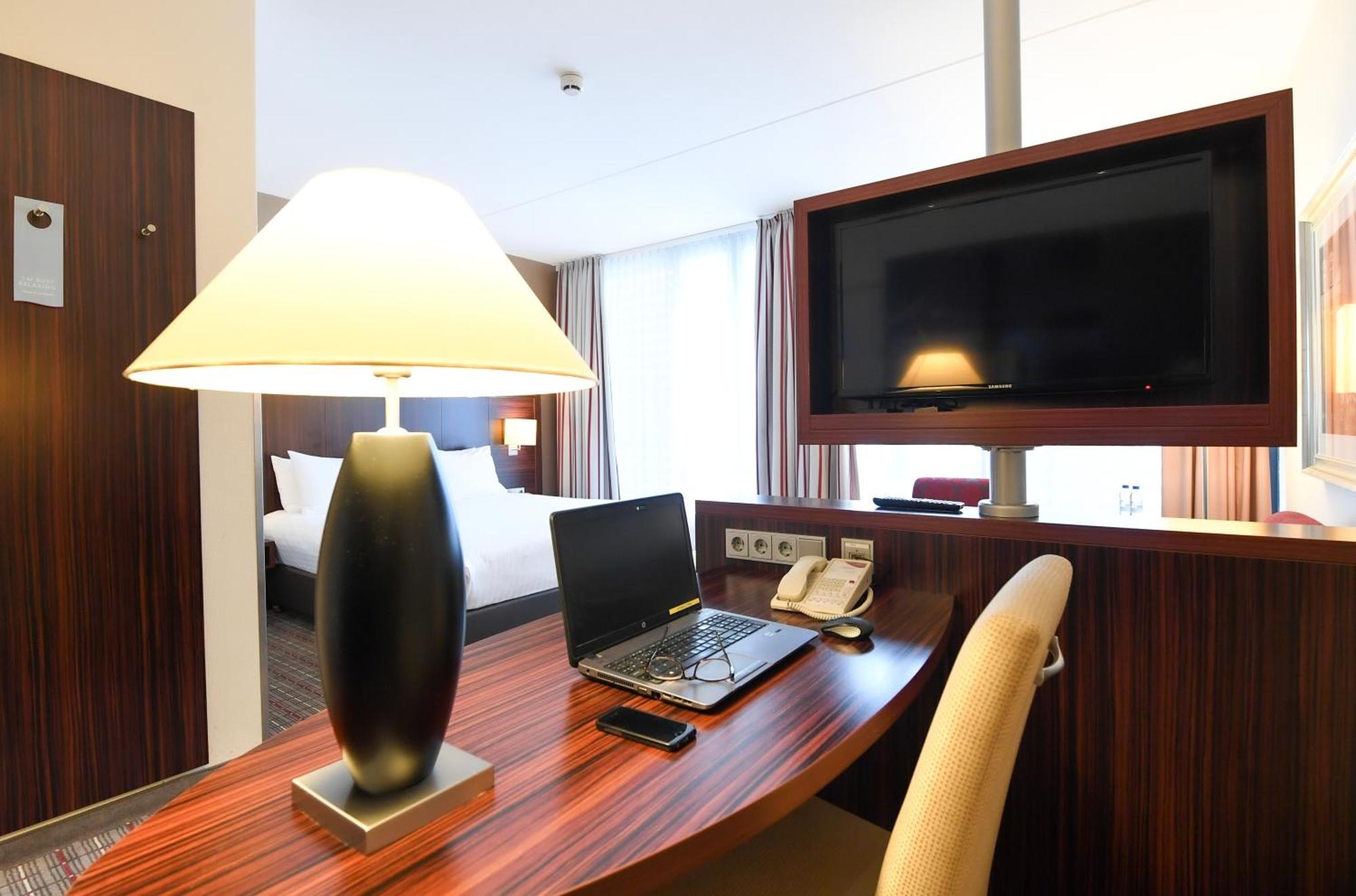 Crowne Plaza Maastricht By Ihg Hotel Екстериор снимка