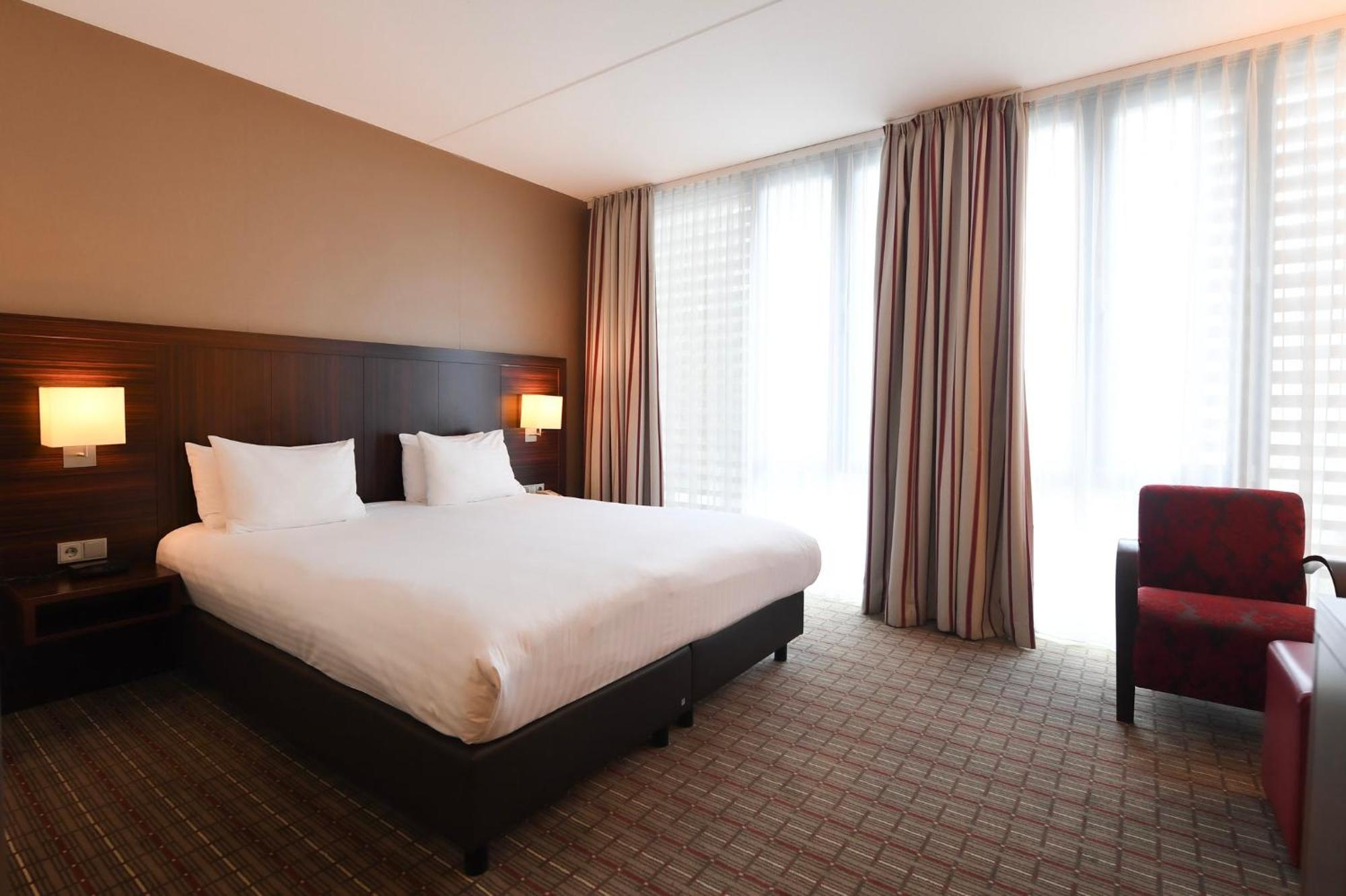 Crowne Plaza Maastricht By Ihg Hotel Екстериор снимка
