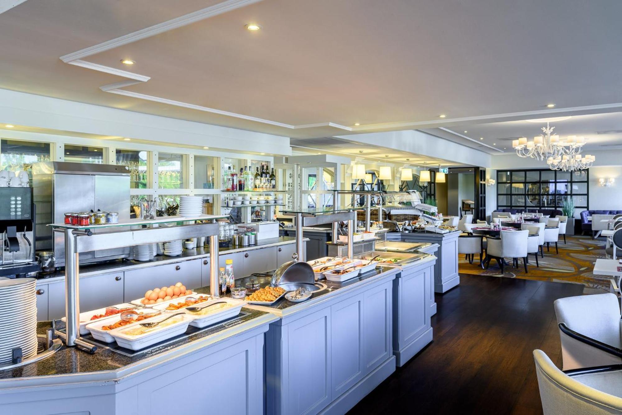Crowne Plaza Maastricht By Ihg Hotel Екстериор снимка