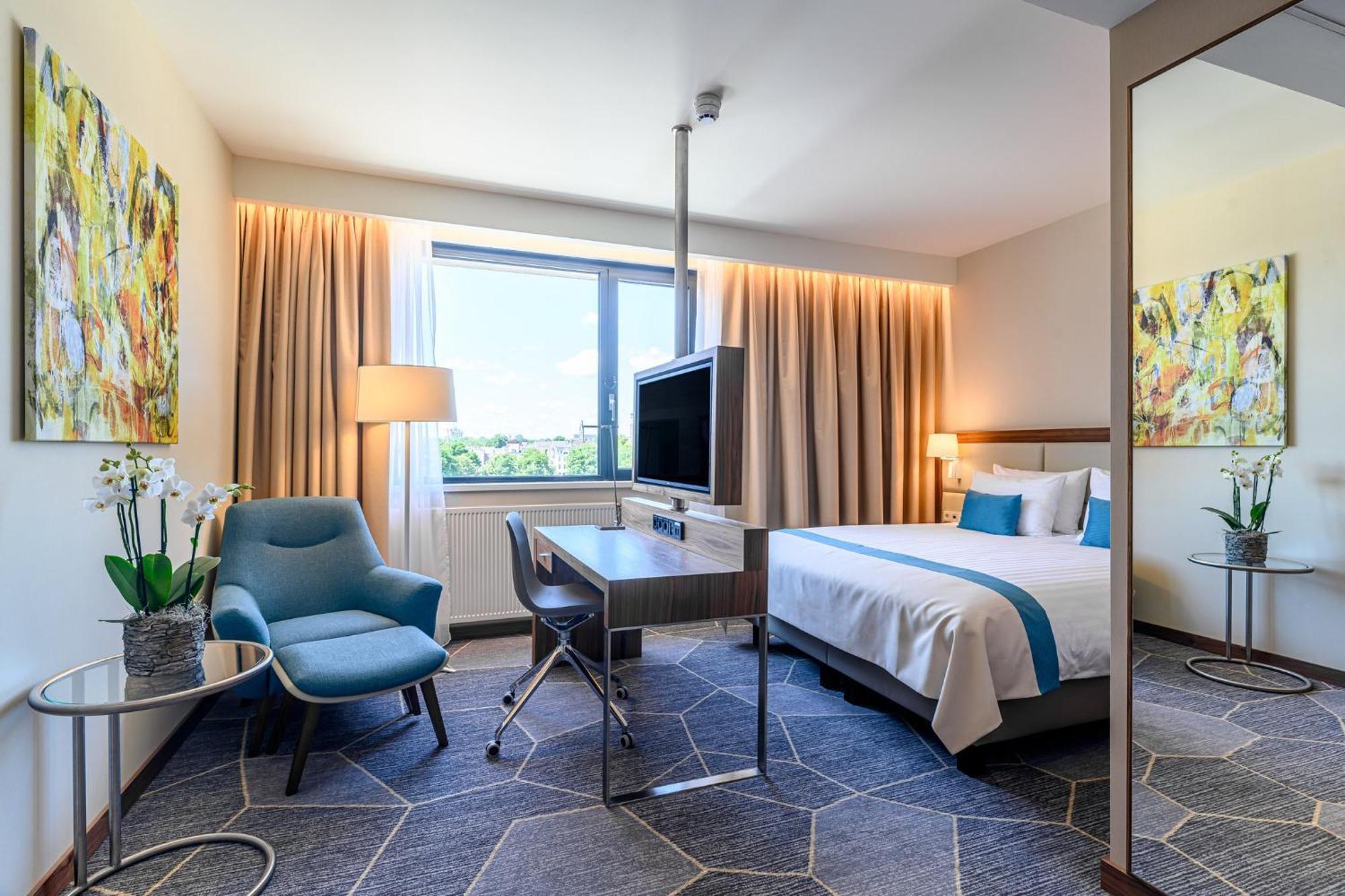 Crowne Plaza Maastricht By Ihg Hotel Екстериор снимка