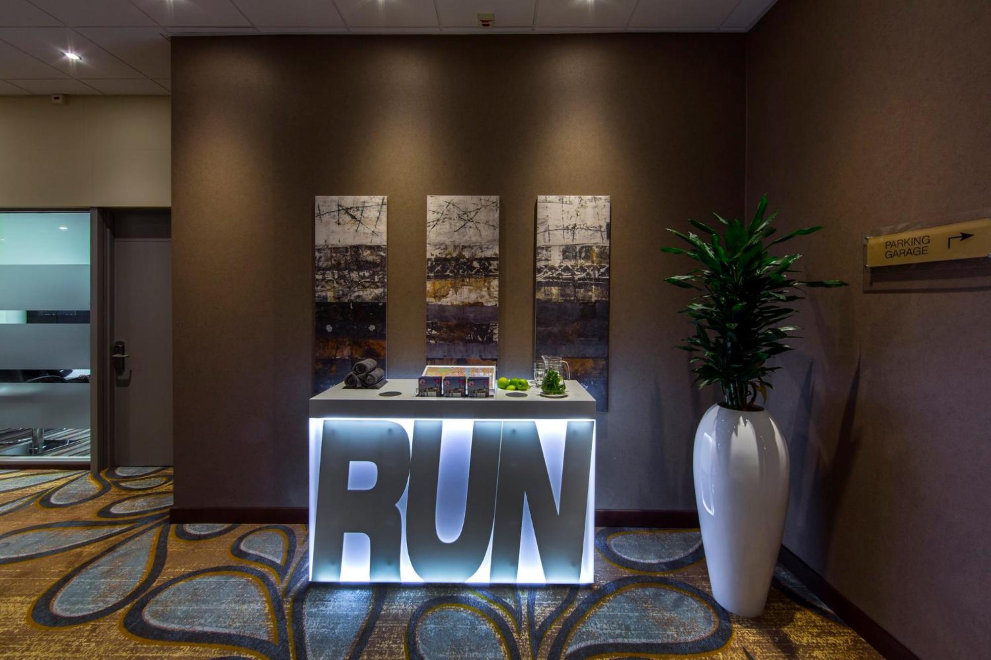 Crowne Plaza Maastricht By Ihg Hotel Екстериор снимка