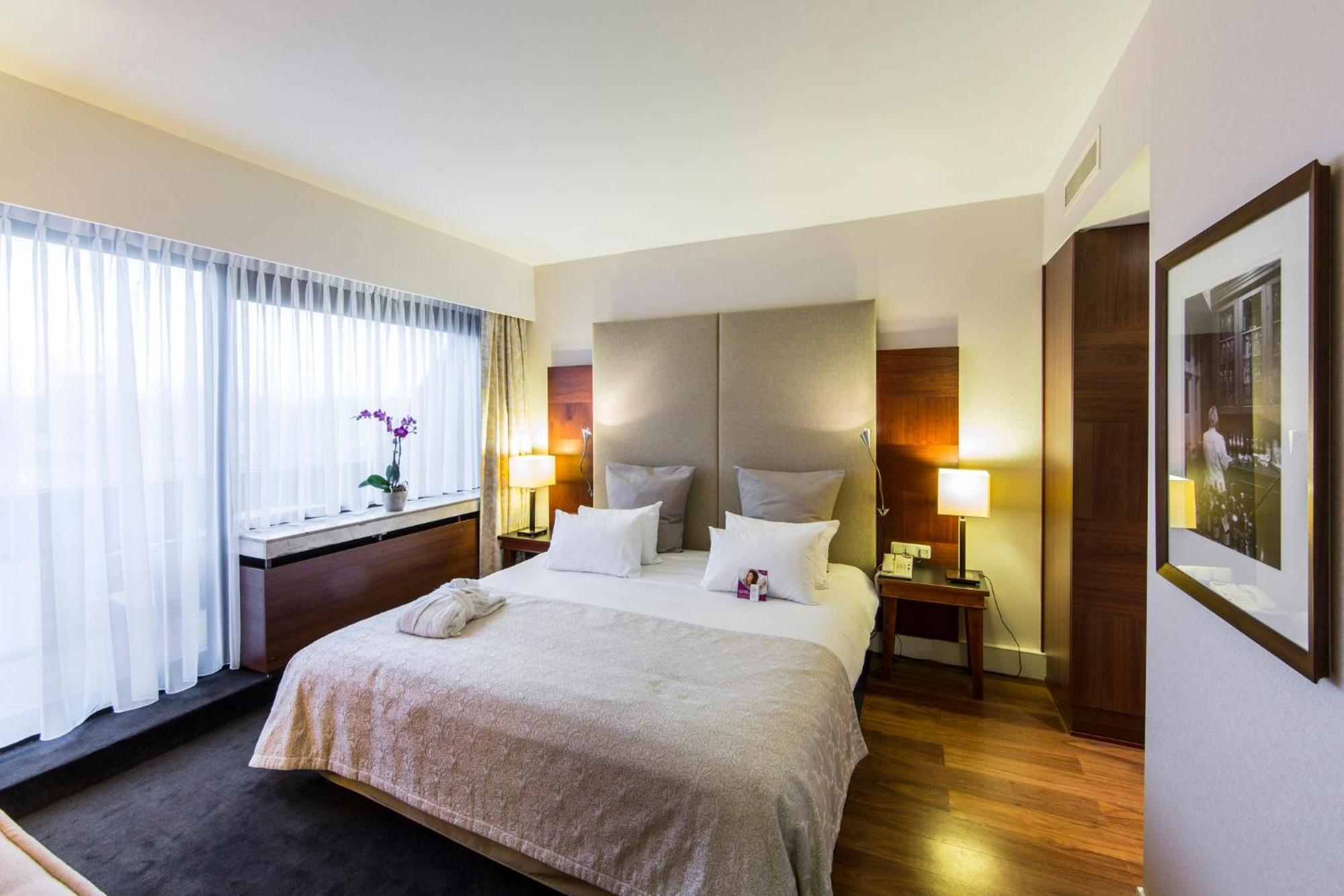 Crowne Plaza Maastricht By Ihg Hotel Екстериор снимка