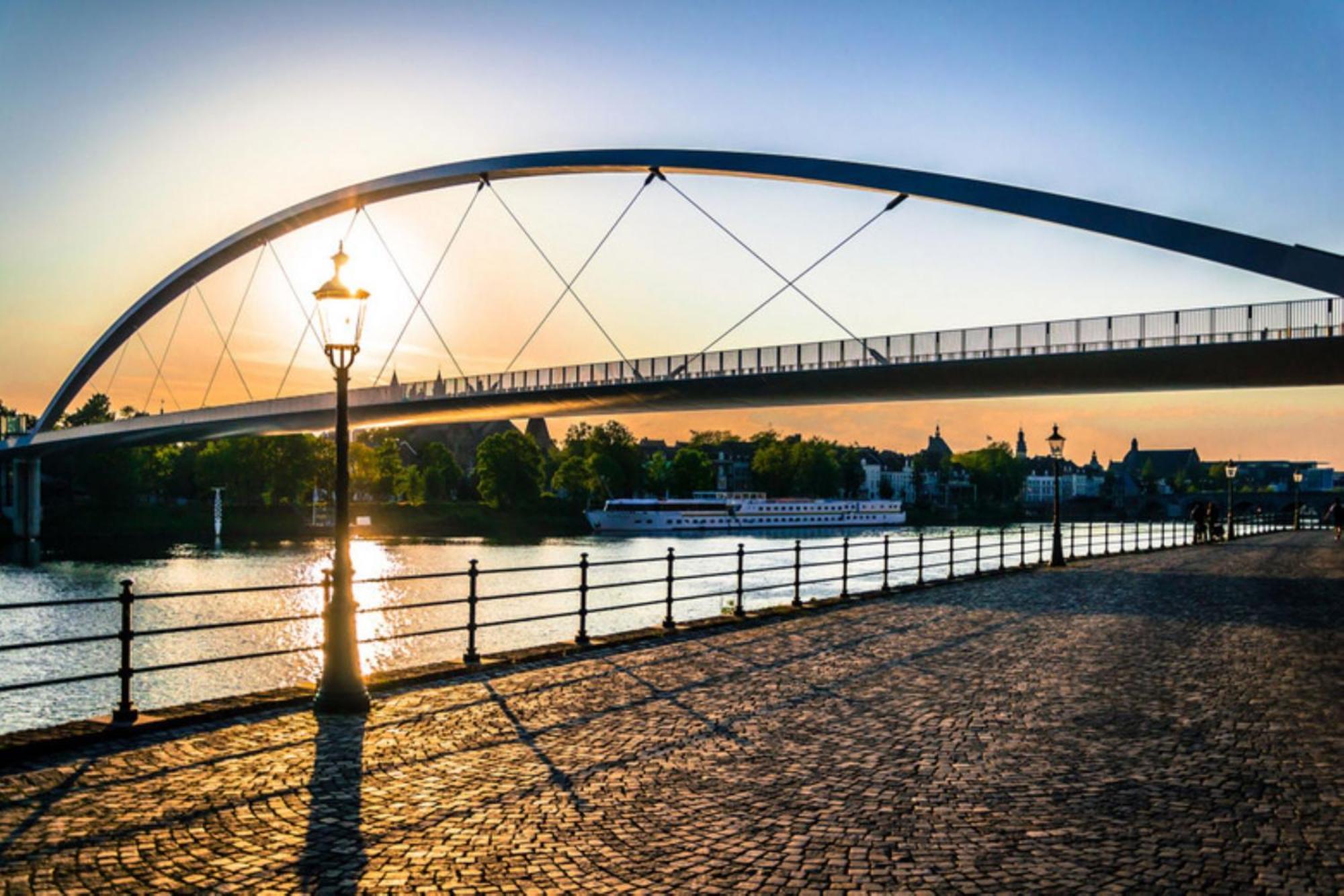 Crowne Plaza Maastricht By Ihg Hotel Екстериор снимка
