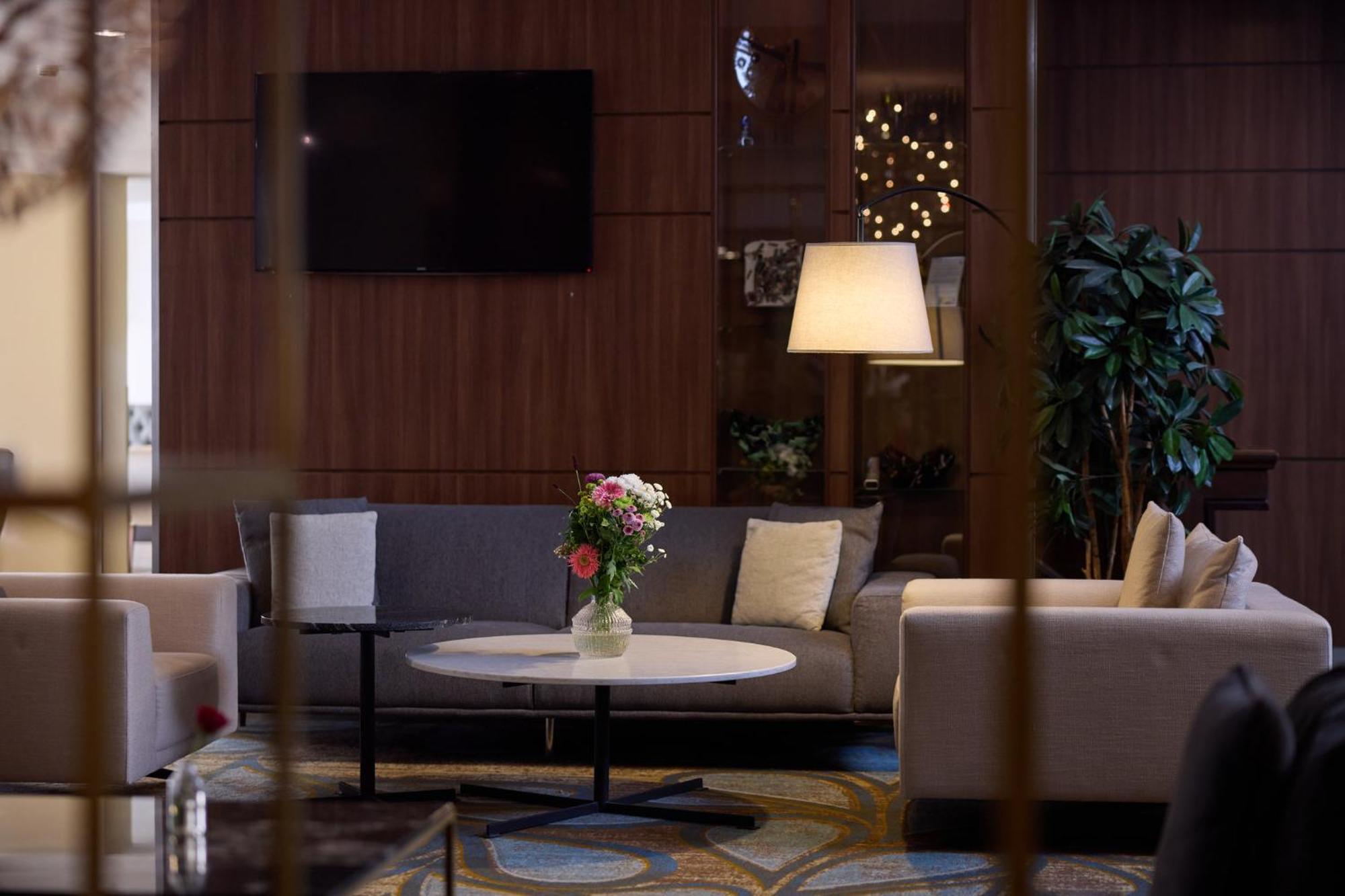 Crowne Plaza Maastricht By Ihg Hotel Екстериор снимка