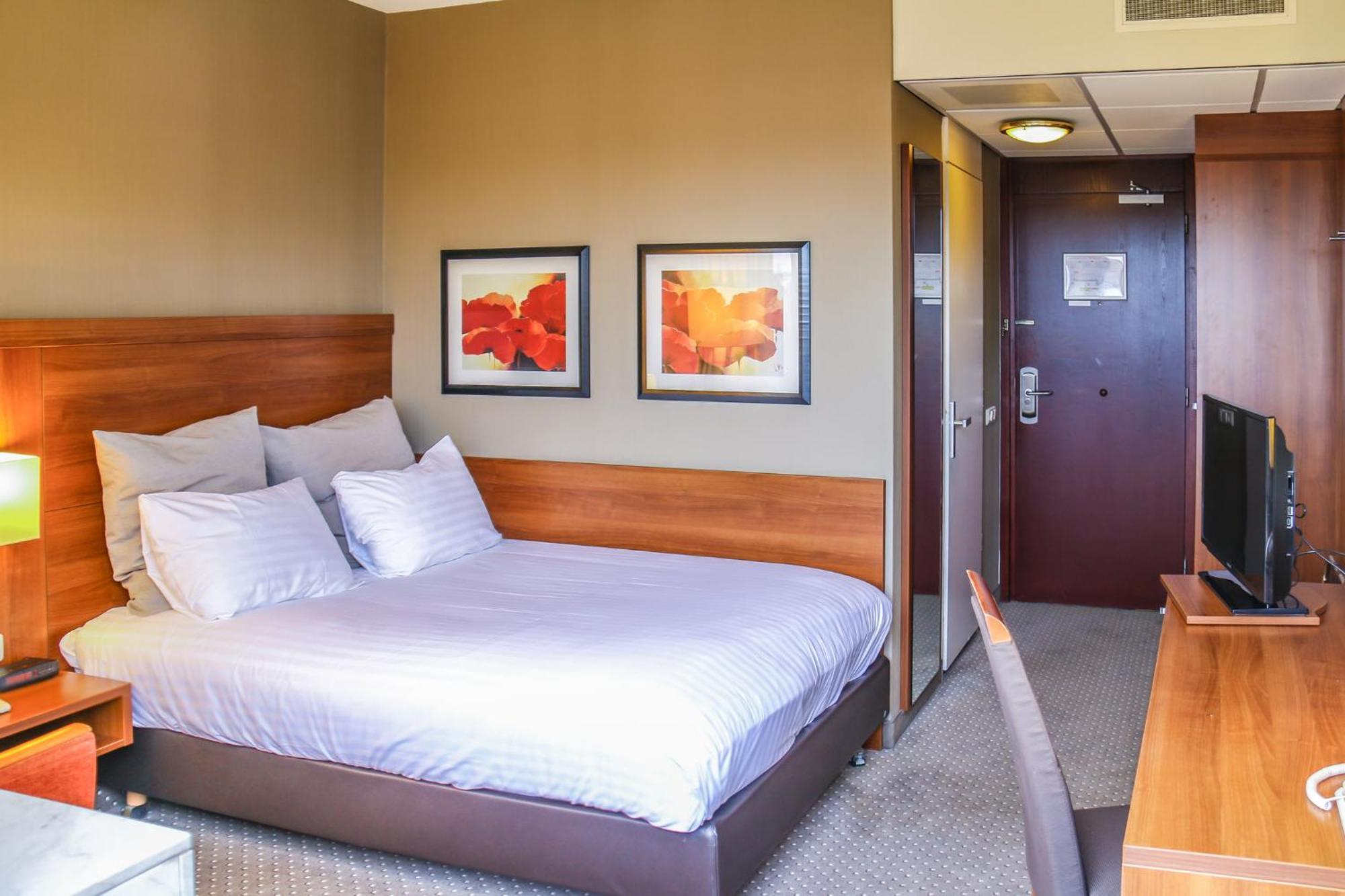 Crowne Plaza Maastricht By Ihg Hotel Екстериор снимка