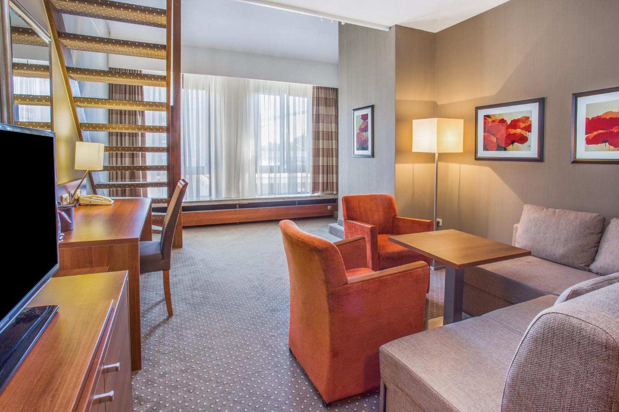 Crowne Plaza Maastricht By Ihg Hotel Екстериор снимка